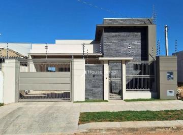 38459b4f86c30d44cb8c149db924bc6b32e63d52 · Descubra o seu futuro lar! Uma casa que transborda conforto, estilo e possibilidades.