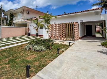 Casa · 320m² · 3 Quartos · 2 Vagas · Casa térrea à venda no Jardim Acapulco em Guarujá