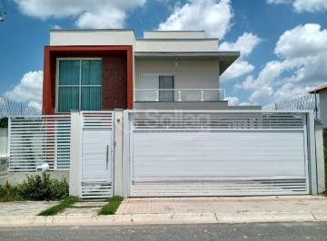 Casa · 181m² · 3 Quartos · 3 Vagas · Casa à venda em bairro super tranquilo, com casas novas e localização que facilita o dia a dia pela