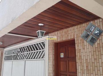 Casa · 134m² · 3 Quartos · 2 Vagas · Triplex reformado, Voturua, SVe - R$ 500 mil