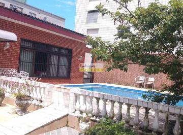 Casa · 223m² · 3 Quartos · 4 Vagas · Casa isolada com piscina, três dormit, duas salas, 4 vagas