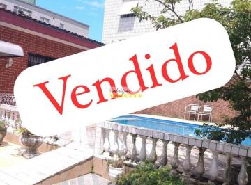 Casa · 223m² · 3 Quartos · 4 Vagas · Casa isolada com piscina, três dormit, duas salas, 4 vagas