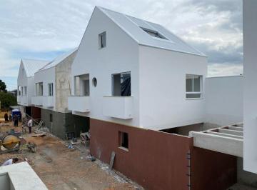 6390621f6d3363b13b326755ab9835d3b7a8b623 · Casa com 3 suítes à venda, 146 m² por R$ 1.267.814 - Vista Alegre - Curitiba/PR