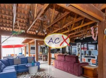 ca7f717f53f087dffa167ce436a7aa2bb1ca2e5e · Casa com 4 dormitórios à venda, 1050 m² por R$ 1.350.000,00 - Cajuru - Curitiba/PR