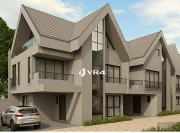 4fcae2dd9bc37ab74b81380ac50a1aabeb3ea08e · Casa não geminada em condomínio com 4 Suítes no bairro Ahú