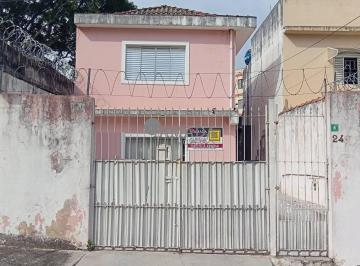 97f44cbbcdc3dcbe8951dafcee62f88e20023026 · Sobrado 2 quartos, quintal e corredor lateral.