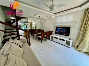 Casa · 137m² · 3 Quartos · 2 Vagas · Alugo casa Triplex com armários fixos e climatizada com 3/4, sendo 2 suítes, 01 máster com closet no