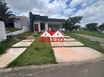 Foto 01 · Casa com 3 suítes, frente asfalto a venda no Condomínio Ninho Verde na cidade de Quadra