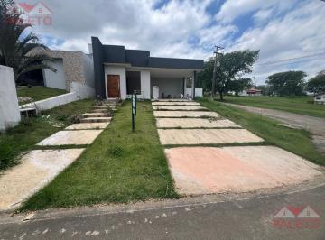Casa · 150m² · 3 Quartos · 1 Vaga · Casa com 3 suítes, frente asfalto a venda no Condomínio Ninho Verde na cidade de Quadra