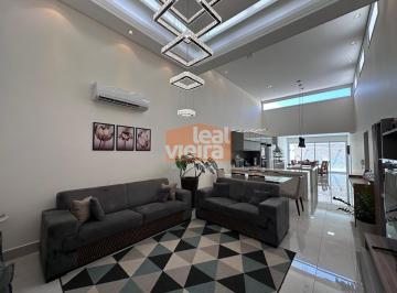 Casa · 175m² · 3 Quartos · 3 Vagas · Casa No Esmeralda Residence II