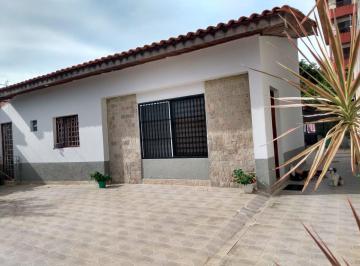 Foto 01 · Casa Térrea em Sorocaba - 3 Dormitórios, 1 Suíte e Amplo Quintal!