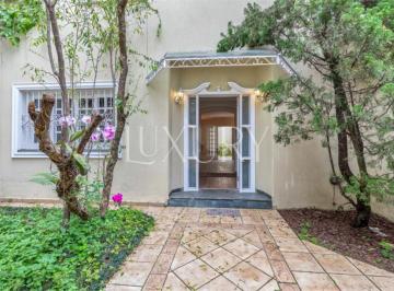 1 · Casa à venda no Jardim Luzitania, 340 m², 4 quartos sendo 2 suítes , 3 vagas