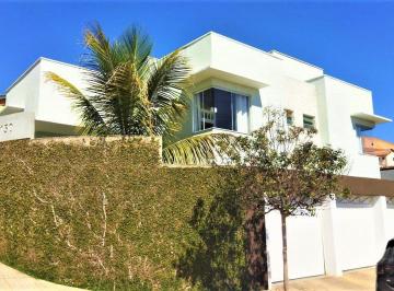 37536481888058e2f79b80b8c4e3d23030a46817 · Casa com 3 dormitórios, sendo 3 suítes, à venda no Bairro Santa Terezinha, em Itajubá-MG
