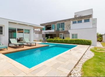 Casa de 3 quartos, Curitiba · Modernidade e Conforto para a Sua Família 