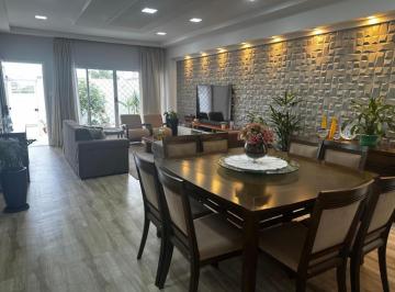 Casa · 250m² · 5 Quartos · 3 Vagas · UM SOBRADO ESPETACULAR NO MELHOR BAIRRO DE JACAREÍ