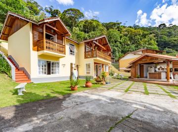Casa · 204m² · 5 Quartos · 4 Vagas · Casa em condomínio, 5 quartos, Comary Teresópolis.