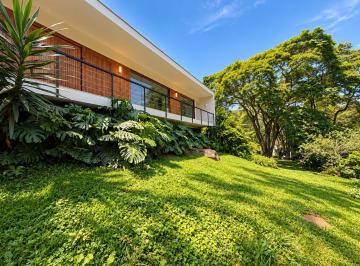 Casa · 233m² · 4 Quartos · 4 Vagas · Casa 4 quartos em Araras, Petrópolis