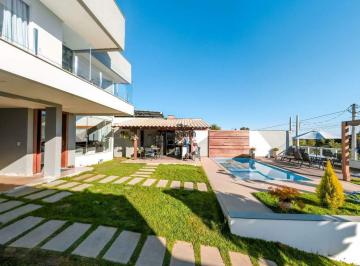 Casa á venda com 4 quartos em Guarapari. · Casa com 4 quartos à venda em Guarapari, Nova Guarapari.