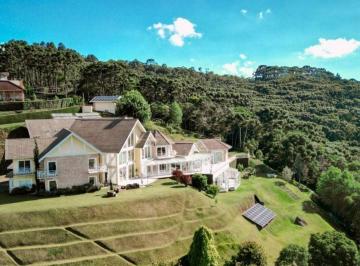 Casa · 1567m² · 6 Quartos · 9 Vagas · Casa em Campos do Jordão