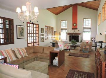 Casa · 444m² · 4 Quartos · 4 Vagas · Linda casa em estilo colonial c/ 4 suítes c/ armários nos pisos superiores, sendo 3 c/ closet. FL23