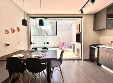 Casa · 1m² · 3 Quartos · 1 Vaga · Casa de Praia Completa: 3 Quartos, Piscina e Perto do Mar