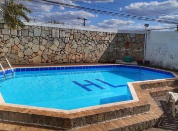 Casa · 260m² · 4 Quartos · 3 Vagas · Casa com 4 quartos à venda, bairro Brasil - Uberlândia/MG