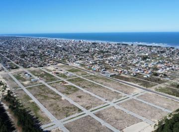 Terreno · 300m² · Loteamento Novo Jardim