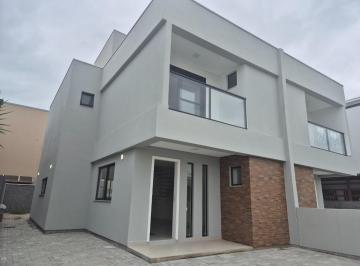 666023_i25p89_66602367ee7e3f201aa.jpg · Casa geminada com 3 dormitíos- Carianos- Florianópolis- SC