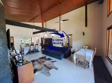Casa · 500m² · 5 Quartos · 6 Vagas · Excelente propriedade, situada em terreno com 4.520m², com uma casa principal de