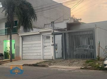 Casa · 140m² · 3 Quartos · 1 Vaga · Casa com piscina no Residencial Bethânia