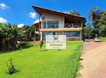dbac007f0459a5a6ad616d4c90644e41c7ef08b8 · Casa 300m² de área construída com 3 suítes