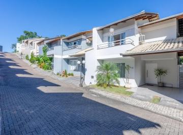 Casa · 115m² · 3 Quartos · 1 Vaga · Sobrado com 3 dormitórios sendo 1 suite na Itoupavazinha em condomínio fechado
