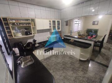 Casa · 230m² · 3 Quartos · 4 Vagas · Casa com salão comercial à venda Santa Bárbara D'Oeste/SP por R$ 600.000