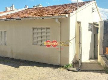 4cf978d22db7de8c54f89894768d58e28d0baf87 · Casa Residencial / Centro