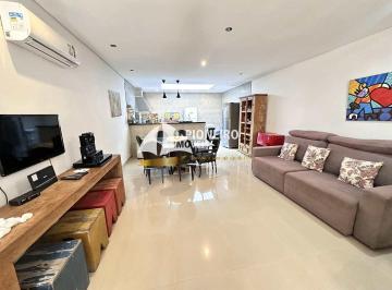Casa · 250m² · 4 Quartos · 2 Vagas · Casa para venda em condomínio em Juquehy! Venha conferir!