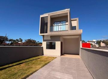 Casa · 118m² · 3 Quartos · 3 Vagas · Sobrado com cozinha planejada e piscina á 300 metros do mar na Barra do Saí em Itapoá/SC!