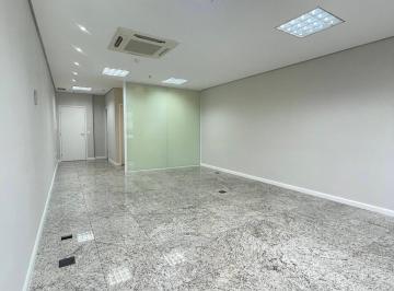 Comercial · 48m² · Sala comercial à venda, com 48m² e 1 vaga de garagem.