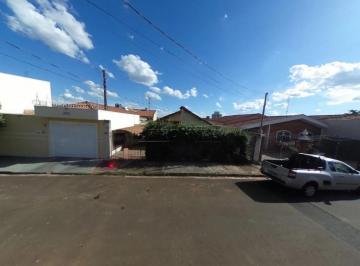Casa · 240m² · 2 Quartos · 1 Vaga · Imóvel Muito Bem localizado em uma Rua Calma e Muito Bom para Morar.