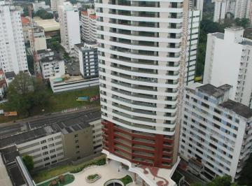 e7d2794f6fa594264972c2716fe309e7ab2688fa · APARTAMENTO 4 QUARTOS 2 SUÍTES VARANDA LAVABO VISTA MAR 3 GARAGENS INFRA À VE...