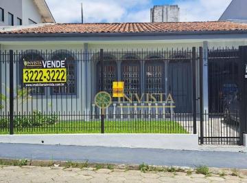 35216b17e334160da4e7266be13a161fad0b3ba9 · Casa com 4 quartos à venda no bairro Santa Mônica, em Florianópolis/SC.