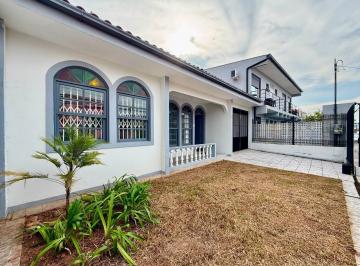 71abfcec77b692f69d8a0998e7368c477f687837 · Casa próxima à UFSC, em Florianópolis/SC com 4 quartos e 2 vagas de garagem
