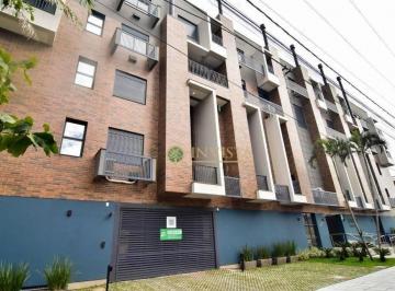 c4b6825ee770579a8a9136964e4fafdaf94dd004 · Duplex com Vista Mar, 3 suítes e 3 vagas de garagem - À venda em Jurerê.