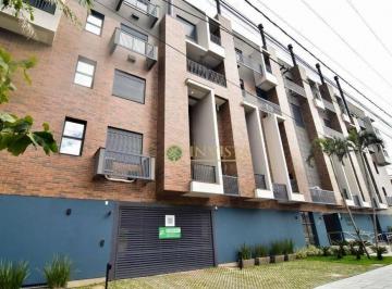 c4b6825ee770579a8a9136964e4fafdaf94dd004 · Duplex com Vista Mar, 3 suítes e 3 vagas de garagem - À venda em Jurerê.
