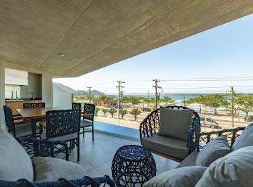 Apartamento de 3 quartos, Ubatuba · Apartamento frente mar