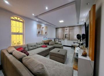 Casa · 203m² · 4 Quartos · 2 Vagas · Sobrado à venda com 4 quartos no Bosque da Saúde