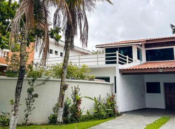 Casa · 247m² · 4 Quartos · 4 Vagas · Oportunidade !! Casa à venda abaixo do preço no Jardim Acapulco em Guarujá.