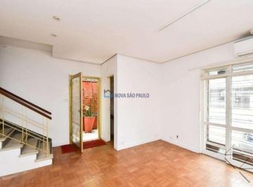 Comercial · 225m² · 3 Vagas · Imóvel comercial com 08 salas e 05 banheiros - Ótima localização