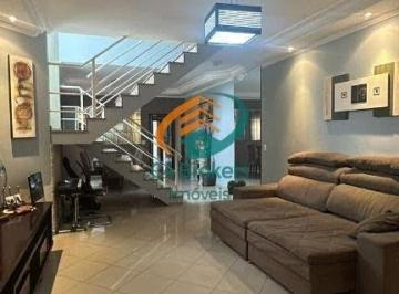 Casa · 192m² · 3 Quartos · 4 Vagas · Sobrado em Vila Galvão - Guarulhos