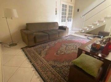 Casa · 147m² · 4 Quartos · 2 Vagas · Sobrado em Rua em Parque Santo Antônio - Guarulhos, SP
