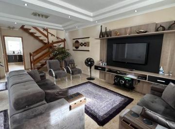 Casa · 189m² · 3 Quartos · 4 Vagas · Sobrado em Jardim Santa Clara - Guarulhos, SP